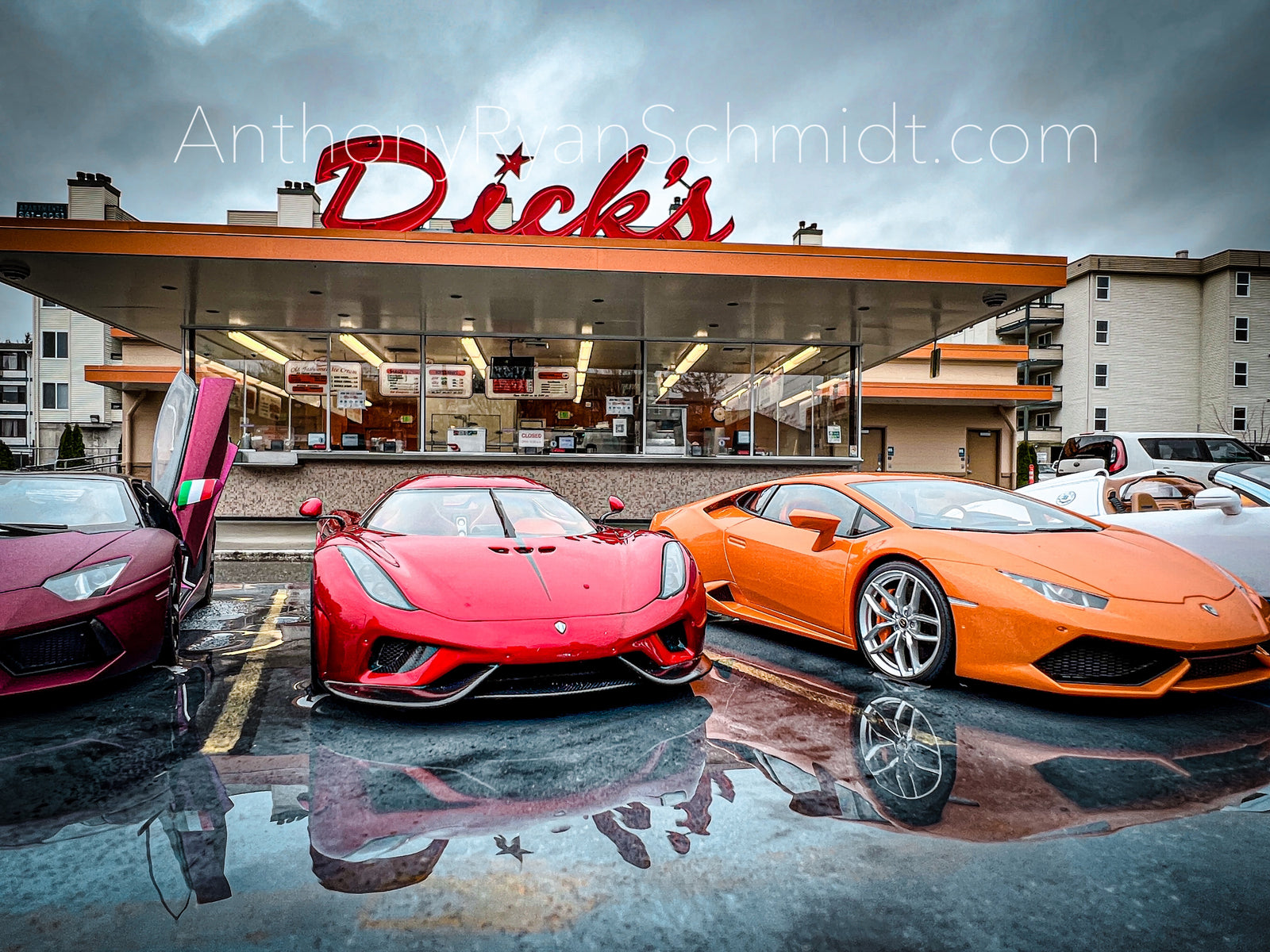 Supercars at Dick's Diner